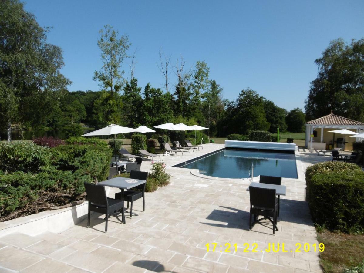 Logis Hotel Val De Vienne Le Vigeant Exterior foto